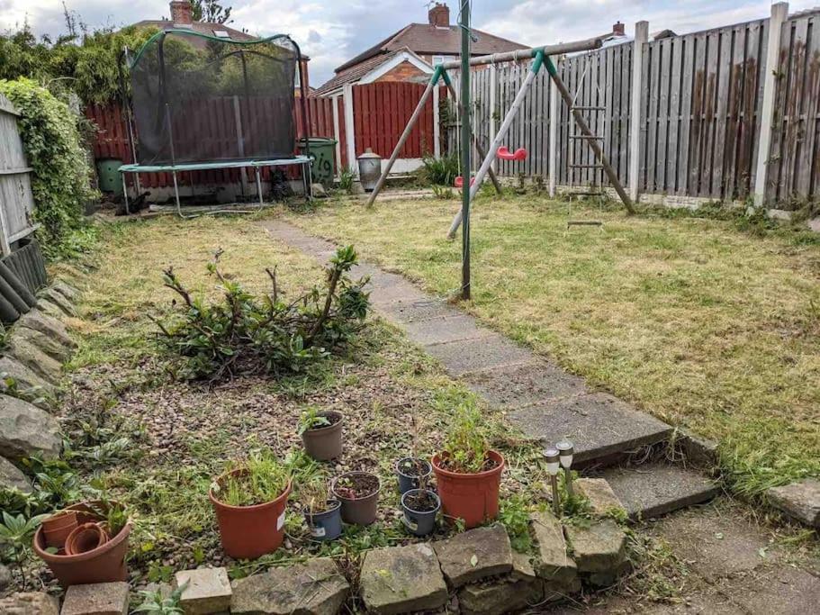Hidden Gem !Stunning 3 Bedroom Home In Sheffield Handsworth Exterior photo